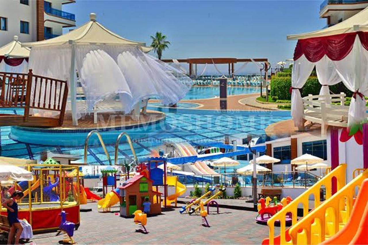 Azura Park -- шикарное место для вас -- вид на море, на бассейн, горный воздух и свой пляж - забронируйте сейчас Daire Alanya
