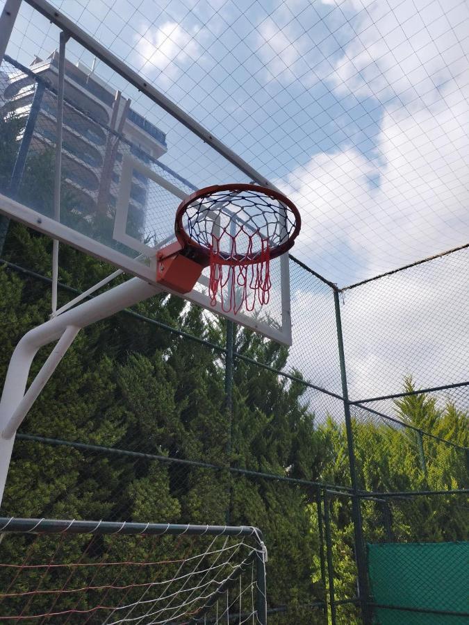 Azura Park -- шикарное место для вас -- вид на море, на бассейн, горный воздух и свой пляж - забронируйте сейчас Daire *