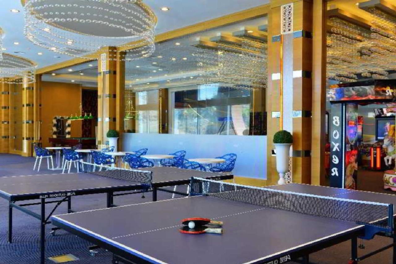 Apartment Azura Park -- шикарное место для вас -- вид на море, на бассейн, горный воздух и свой пляж - забронируйте сейчас